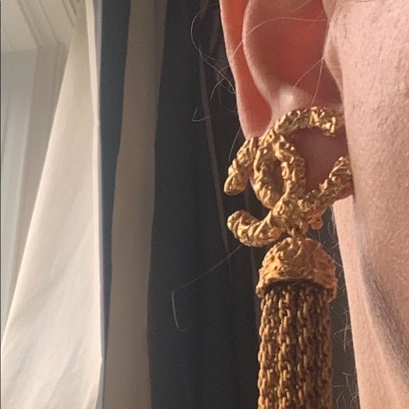 CHANEL Vintage ⭐️ RARE Real Gold Florentine Tassel Fringe Filigree Clip Earrings - Picture 4 of 16